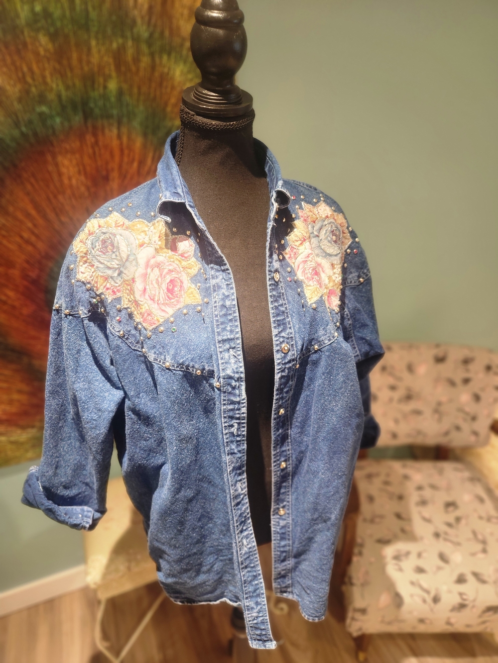 Embroidered Floral Denim Button-Up Jacket - Blue